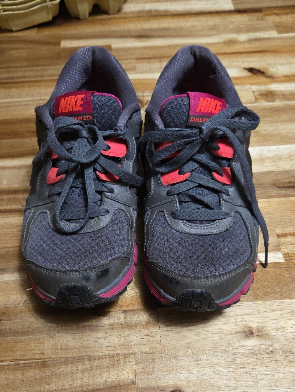 Womens NIKE Dual Fusion ST2 Running Shoes Size 8